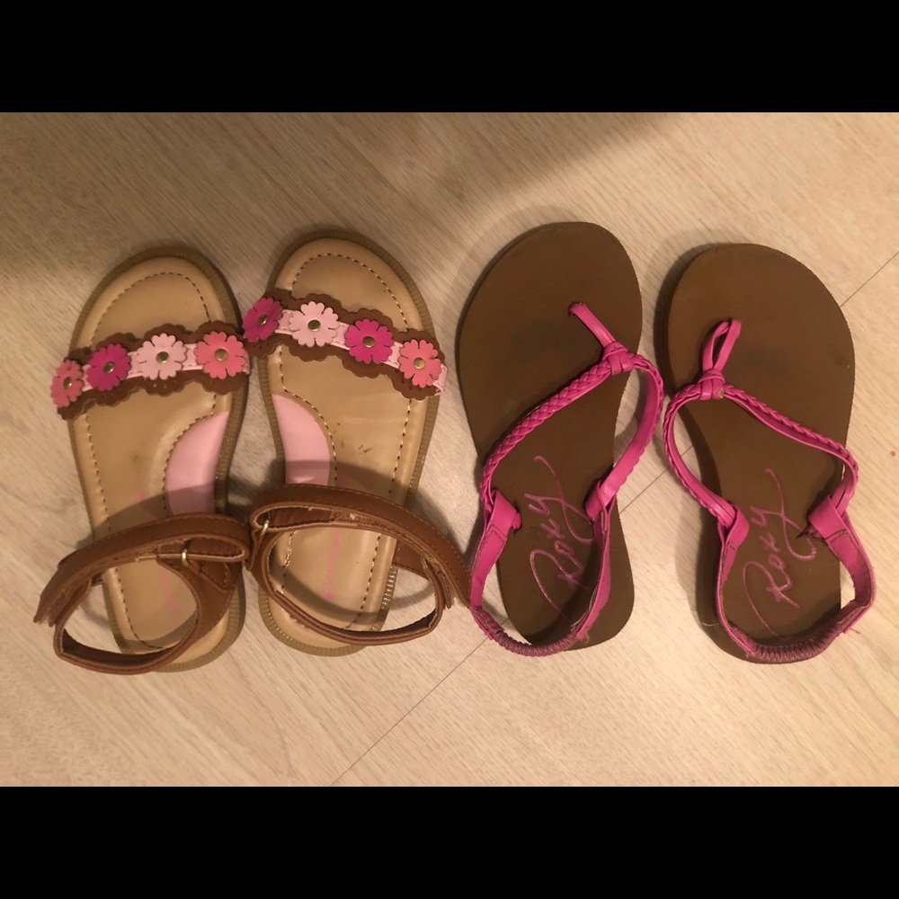 Girls sandals size 8